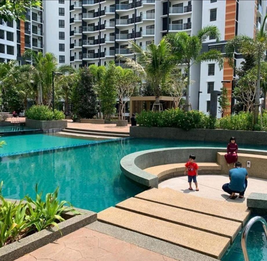 Timurbay Seafront Residence By Hardinahomes Kuantan Ngoại thất bức ảnh
