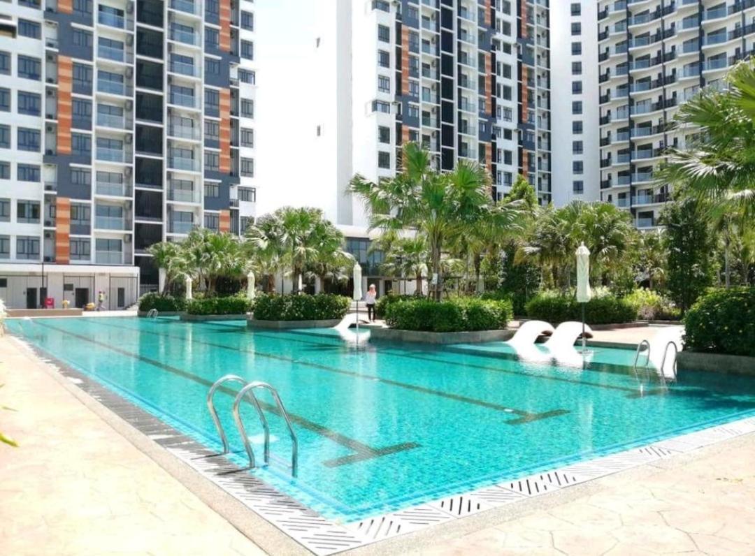 Timurbay Seafront Residence By Hardinahomes Kuantan Ngoại thất bức ảnh