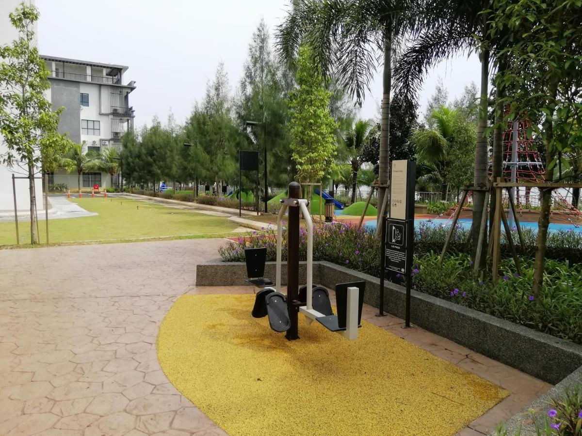 Timurbay Seafront Residence By Hardinahomes Kuantan Ngoại thất bức ảnh