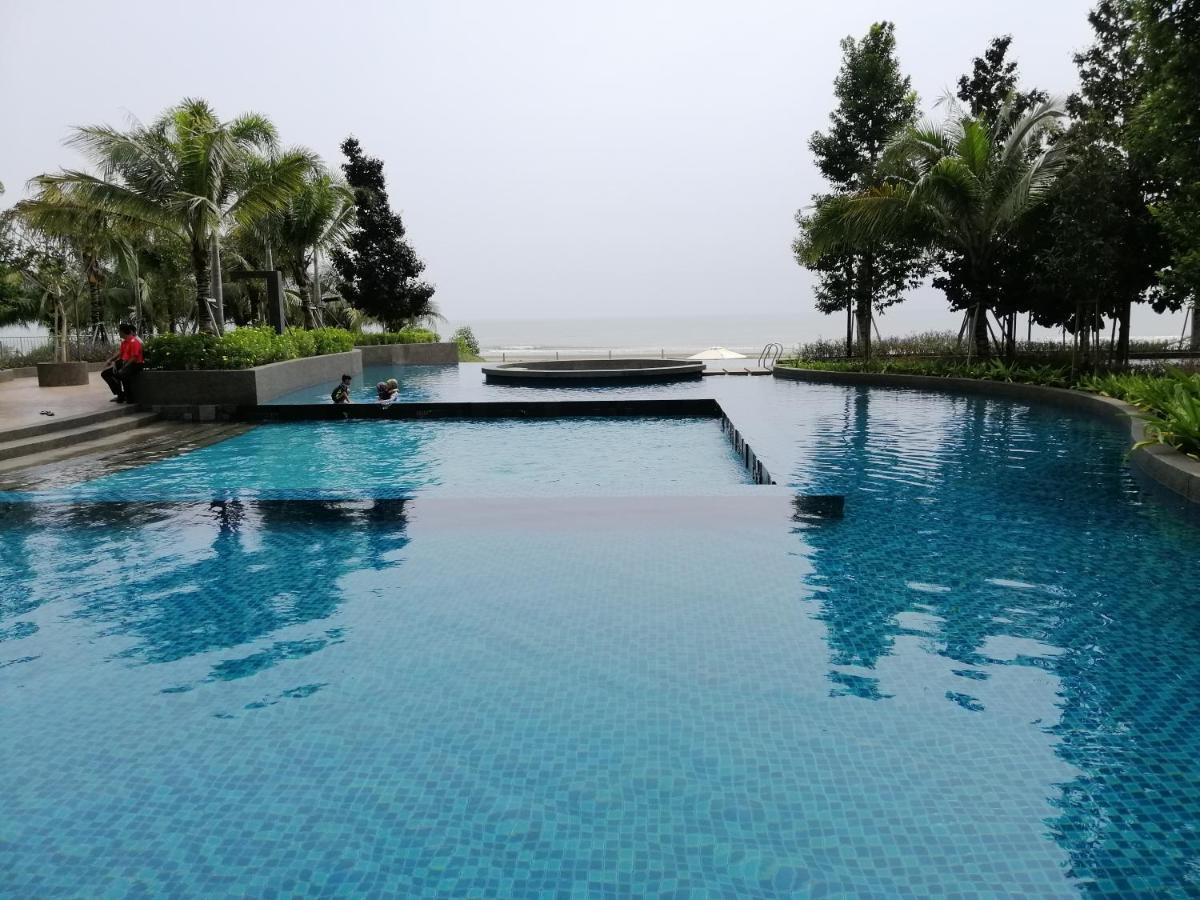 Timurbay Seafront Residence By Hardinahomes Kuantan Ngoại thất bức ảnh