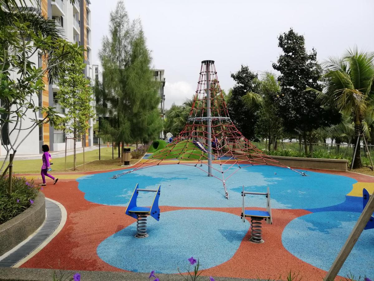 Timurbay Seafront Residence By Hardinahomes Kuantan Ngoại thất bức ảnh